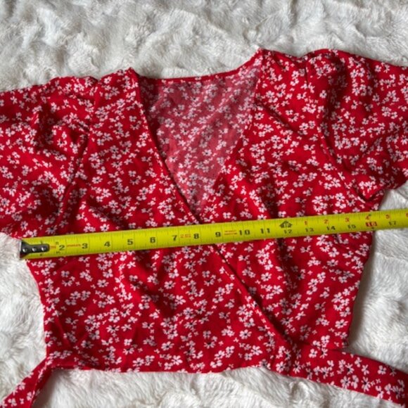 Shein Ladies Red White Floral Crop Wrap Top V-Neck Short Sleeve Blouse Size XS - Picture 8 of 9